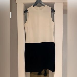 EmanuelโUngaro Sleeveless White Knee Length Vintage Shift Dress Size 8
